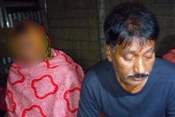 আপত্তিকর অবস্থায় ধরে এসআইকে বিয়ে