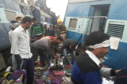 ভারতের কানপুরে ট্রেন দুর্ঘটনা, নিহত ২০