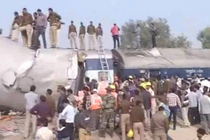 ভারতে ট্রেন দুর্ঘটনায় মৃতের সংখ্যা বেড়ে ১২০