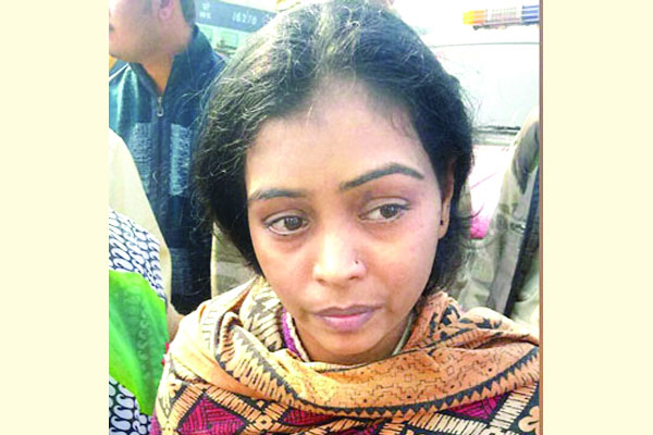 বিয়ের স্বপ্ন ছেড়ে বাবার খোঁজে রুবি