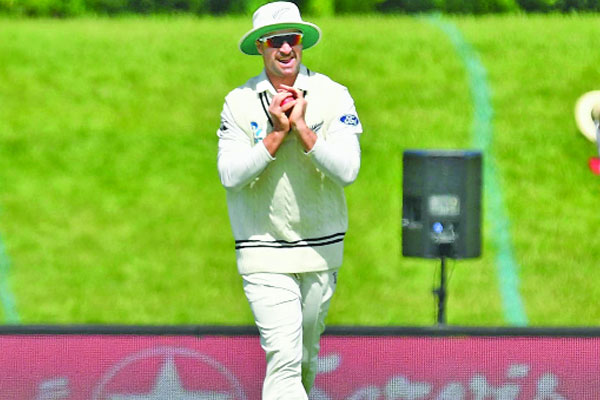 পাকিস্তানকে উড়িয়ে দিল নিউজিল্যান্ড
