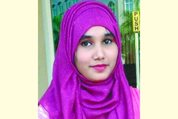 হাত-পা নড়াচড়া করতে পারছে খাদিজা