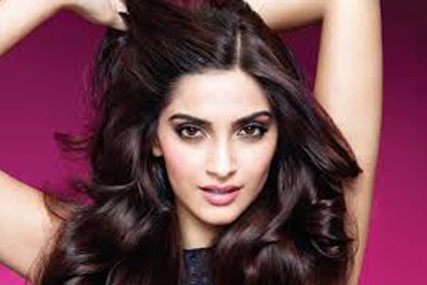 সোনম কাপুরকে কী গিফট করলেন বয়ফ্রেন্ড?