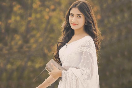 ফেসবুকে ভেরিফায়েড হলেন মেহজাবিন