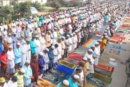 বগুড়ার ইজতেমায় জুম্মার নামাজে লাখো মুসল্লি
