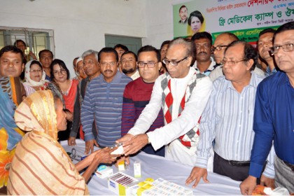 বগুড়ায় বিএনপির ফ্রি মেডিকেল ক্যাম্প ও ওষুধ বিতরণ 