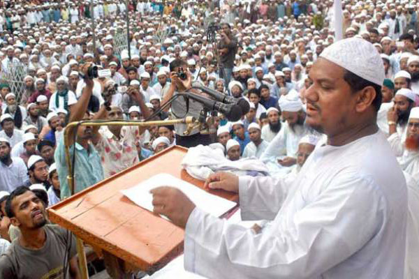 রোহিঙ্গাদের পাশে দাঁড়ানোর আহ্বান চরমোনাই পীরের