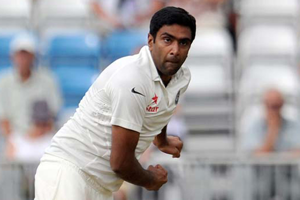 স্বদেশি কপিল দেবের পাশে নাম লেখালেন অশ্বিন