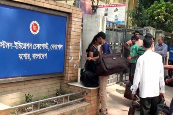 ৩ বছর পর দেশে ফিরলেন পাচার হওয়া ১৪ তরুণী