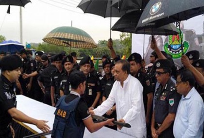 দস্যু খোকাবাকু বা‌হিনীর প্রধানসহ ১২ জ‌নের আত্মসমর্পণ
