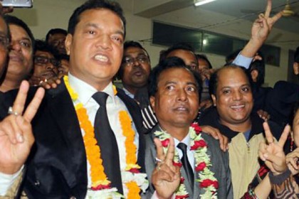 খুলনা জেলা আইনজীবী সমিতির সভাপতি পপলু, সম্পাদক বিজন