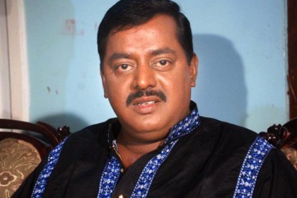 এবার তিনি 'হাজী ডিপজল'