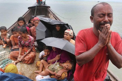 অনুপ্রবেশকালে ৮ রোহিঙ্গাবোঝাই নৌকা ফেরত পাঠাল বিজিবি