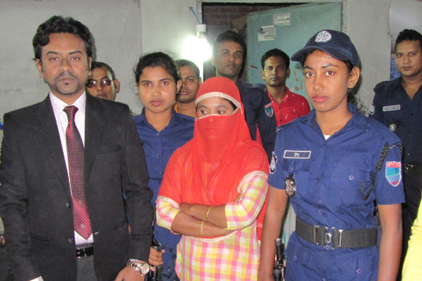 ঝিনাইদহে নকল চিকিৎসা উপকরণ জব্দ, জরিমানা