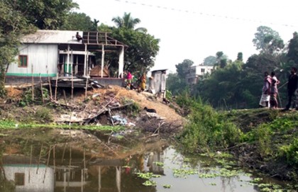 লৌহজং নদী দখলদারদের কবল থেকে উদ্ধার কাজ শুরু
