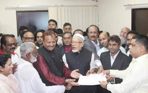 লক্ষ্মীপুরে আওয়ামী লীগের চেয়ারম্যান প্রার্থীর মনোনয়ন জমা