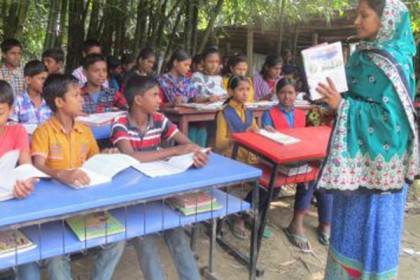 কুড়িগ্রামে খোলা আকাশের নিচে পাঠদান