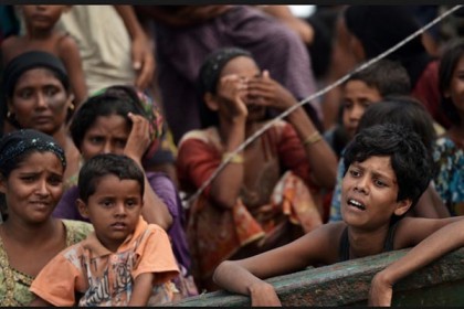 পালাতে থাকা রোহিঙ্গা নৌকা আটকে বিজিপি'র গুলি