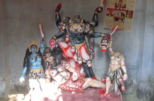 কাহারোলে প্রতিমার মাথা ভাংচুর