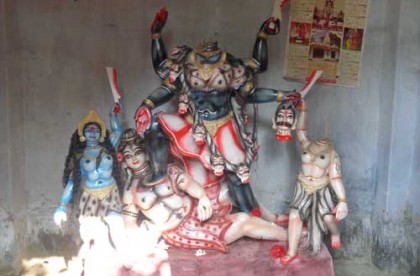 কাহারোলে প্রতিমার মাথা ভাংচুর