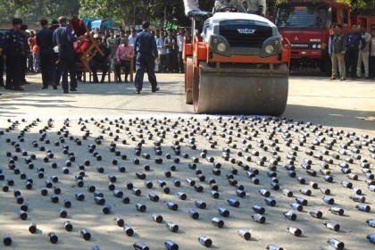সিরাজগঞ্জে বিপুল পরিমাণ মাদকদ্রব্য ধ্বংস
