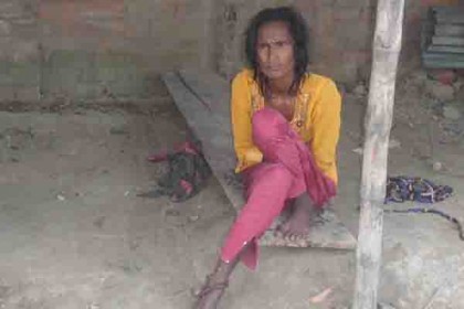 ৫ বছর ধরে শিকলে বন্দী রেহেনা 