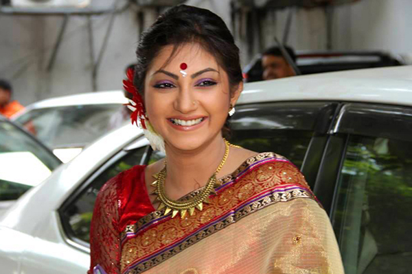 বিয়ের ঘোষণা দিলেন শশী