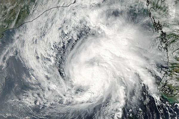 ঘূর্ণিঝড় 'ভারদাহ', আন্দামানে আটকা পড়েছেন ১৯শ' পর্যটক
