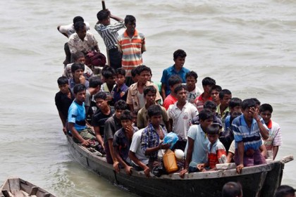 রোহিঙ্গাবাহী ৫টি নৌকা মিয়ানমারে ফেরত পাঠিয়েছে বিজিবি 
