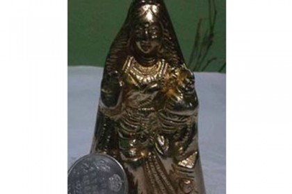 ঝিনাইদহে লক্ষ্মীমূর্তিসহ ধাতব মুদ্রা উদ্ধার