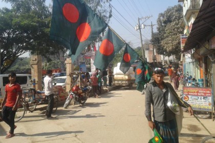বিজয়ের মাসে নতুন করে স্বপ্ন দেখে মোবারক