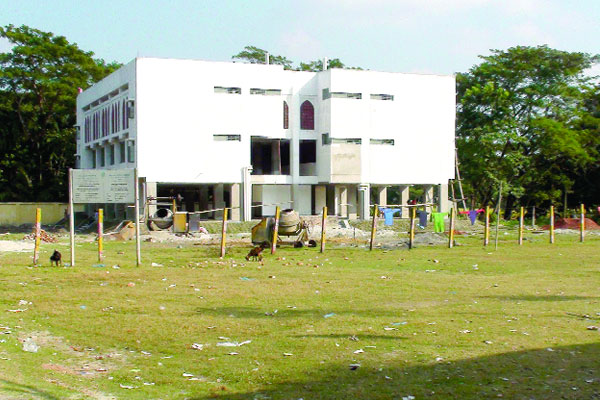 সংকটাপন্ন লক্ষ্মীপুর ক্রীড়াঙ্গন