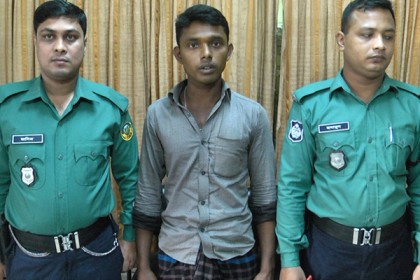 ৮ দিন আটকে নির্যাতনের বর্ণনা দিলো স্কুলছাত্রী
