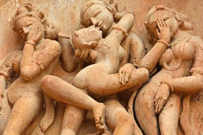 নগ্ন ছবি পোস্ট করেই আর্ট গ্যালারি ভাঙচুরের প্রতিবাদ
