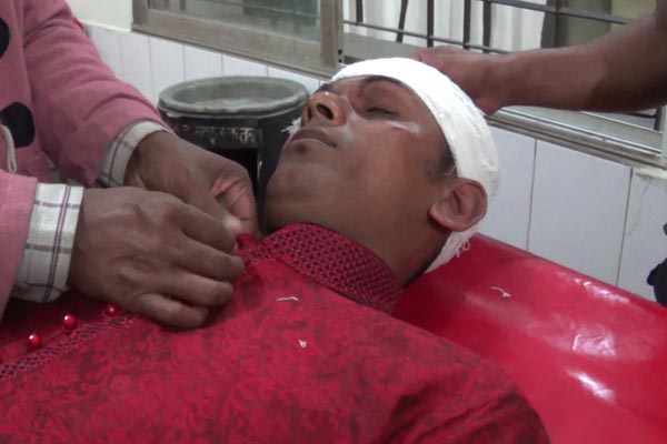 লক্ষ্মীপুরে স্বেচ্ছাসেবকলীগ নেতাকে কুপিয়ে জখম

