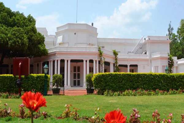 ভারতে রাষ্ট্রপতির ভবনে সাপ!‌

