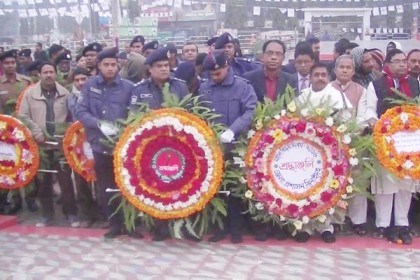 ঝিনাইদহে বর্ণাঢ্য আয়োজনে পালিত হচ্ছে মহান বিজয় দিবস