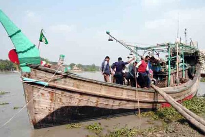 শরণখোলায় ৫০ মণ অবৈধ জাটকা নিলামে বিক্রি

