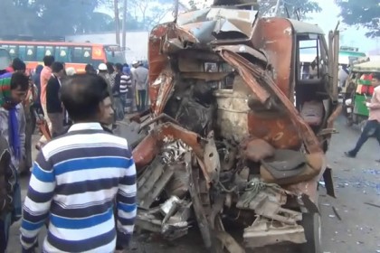 গাজীপুরে বাস-লেগুনার সংঘর্ষে নিহত ৬, আহত ৯