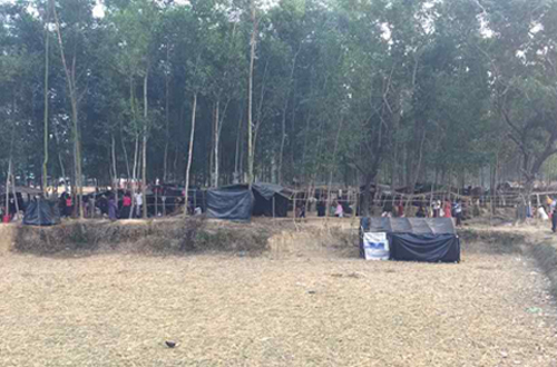 টেকনাফে আড়াইশ' পরিবারকে সরিয়ে দিয়েছে প্রশাসন