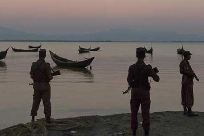 ফের রোহিঙ্গাবাহী ২ নৌকা ফেরত পাঠালো বিজিবি 