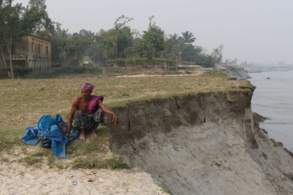 যমুনার ভাঙ্গনে নিঃস্ব তিন শতাধিক পরিবার