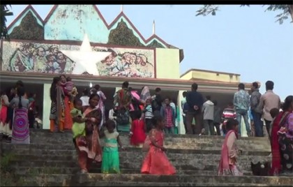 নেত্রকোনায় বড়দিন উদযাপন