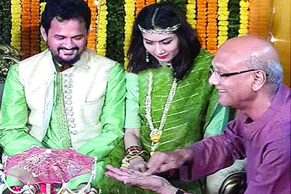 শিক্ষামন্ত্রীর মেয়েকে বিয়ে করছেন ইমরান