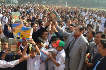 কুমিল্লার ঘরে ঘরে নতুন বইয়ের ঘ্রাণ