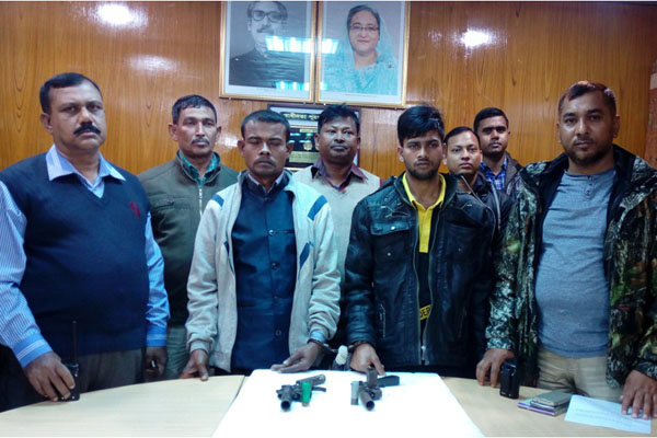 ভোলায় অস্ত্র ও গুলিসহ গ্রেফতার ২