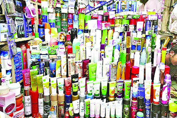 ভেজাল প্রসাধনীতে রাসায়নিক বিষ