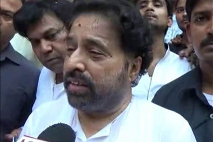 সুদীপের আটকের পরই উত্তপ্ত পশ্চিমবঙ্গের রাজনীতি

