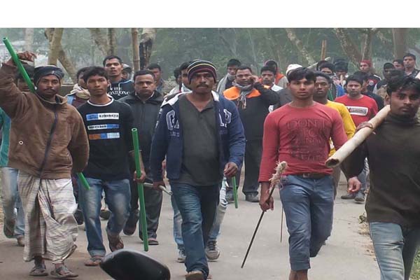 কুমিল্লায় স্কুল কমিটির নির্বাচন ঘিরে সংঘর্ষে আহত ১০, পুলিশের গুলি