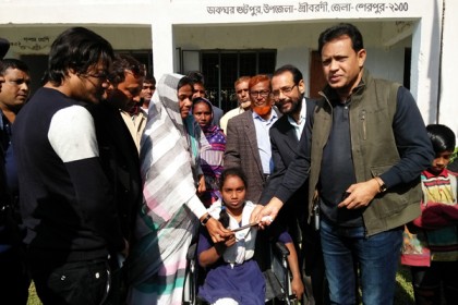 অসহায় পপির পাশে শ্রীবরর্দী থানার ওসি এস আলম